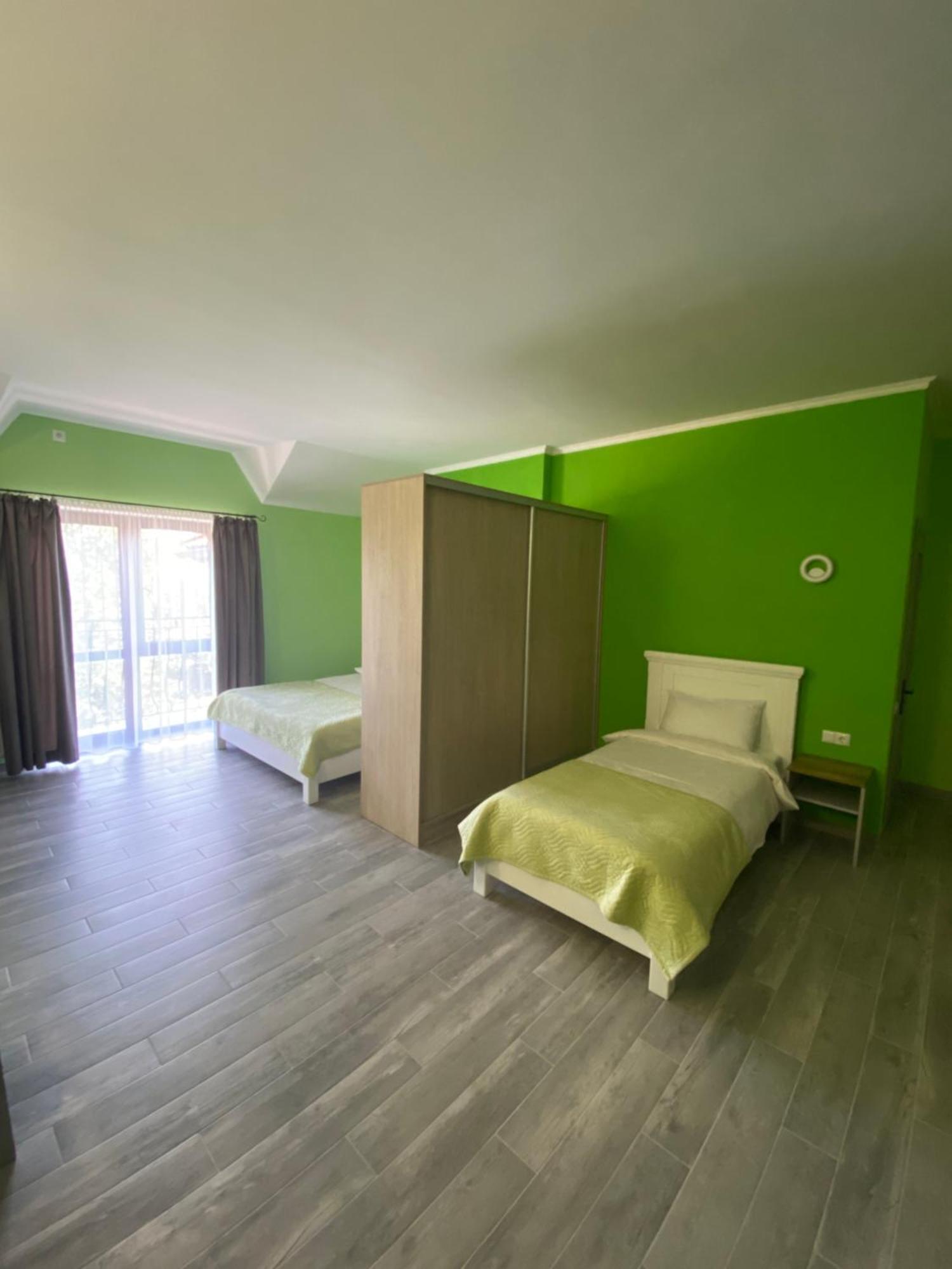 Maestro Hotel Ostroh Bagian luar foto