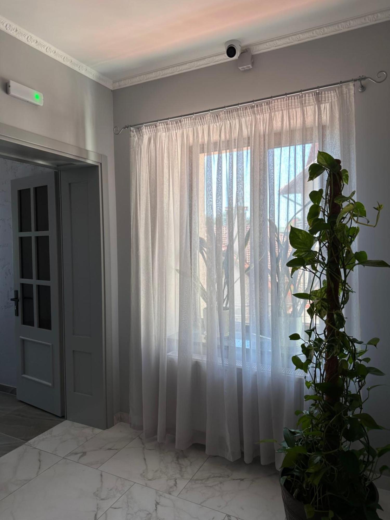 Maestro Hotel Ostroh Bagian luar foto
