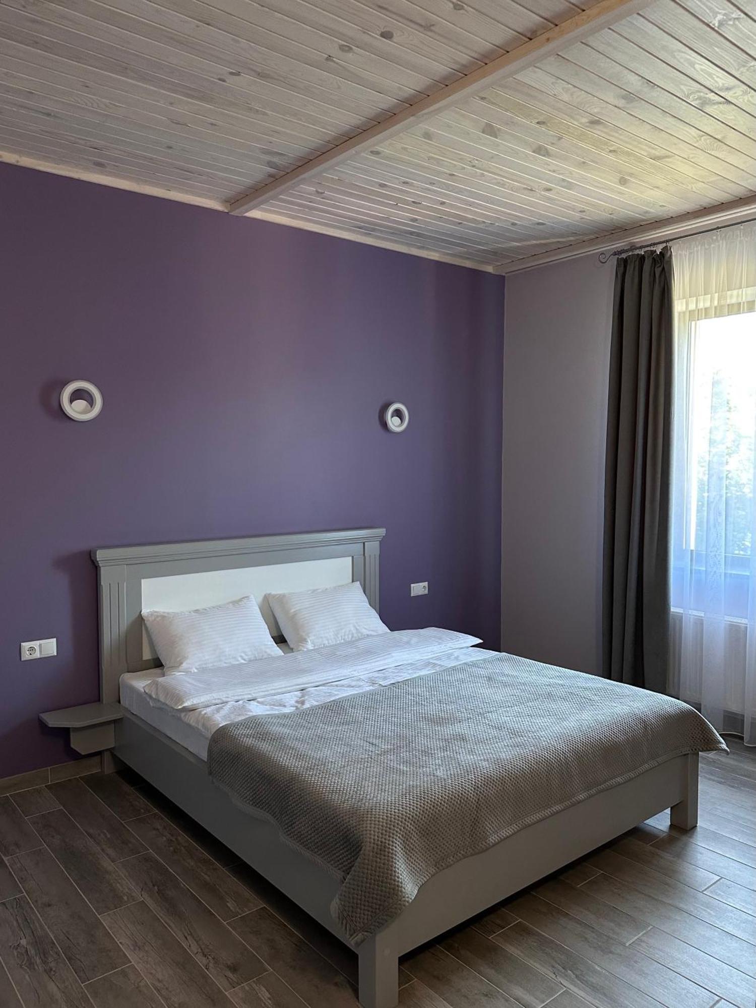 Maestro Hotel Ostroh Bagian luar foto