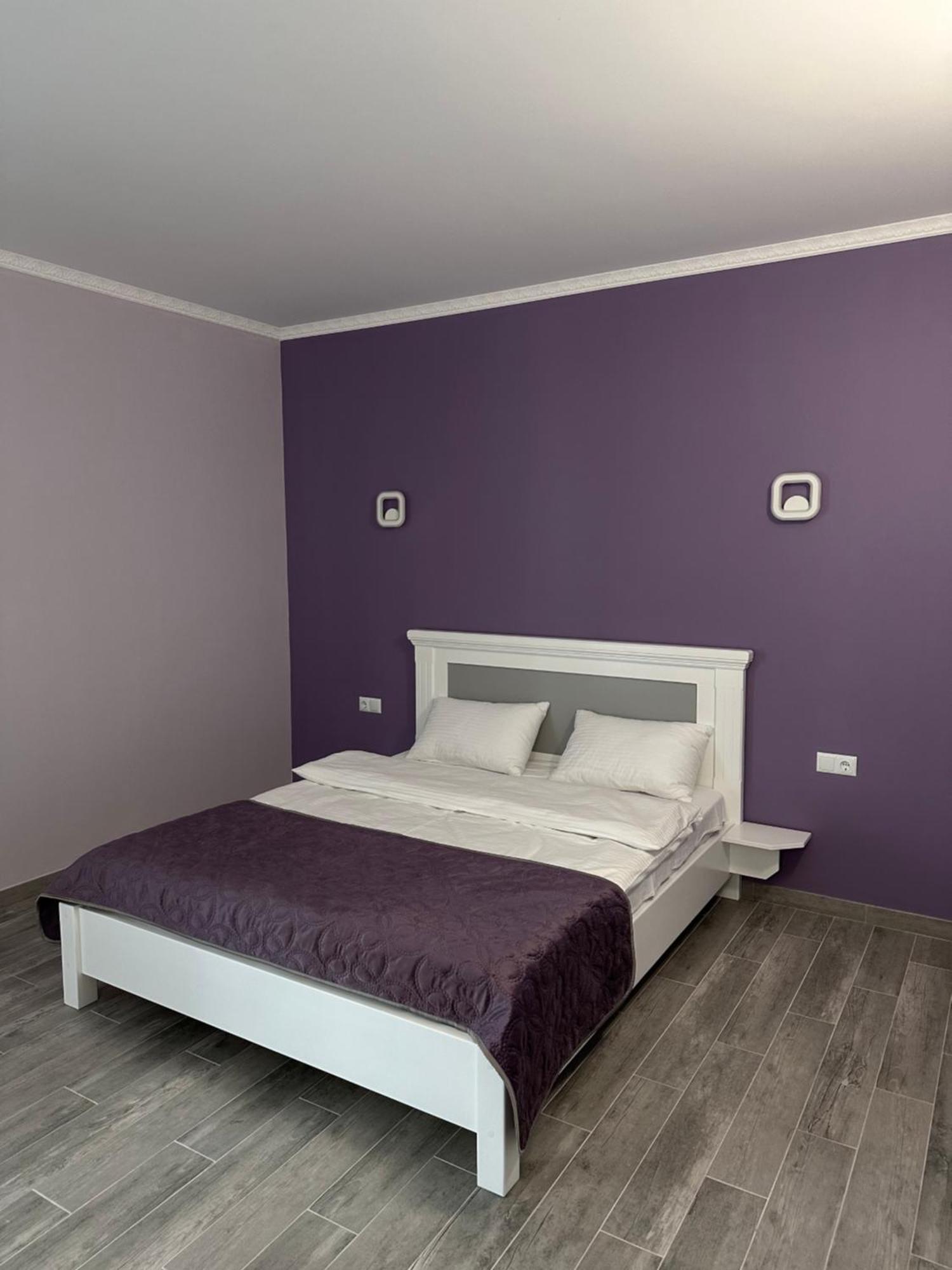 Maestro Hotel Ostroh Bagian luar foto